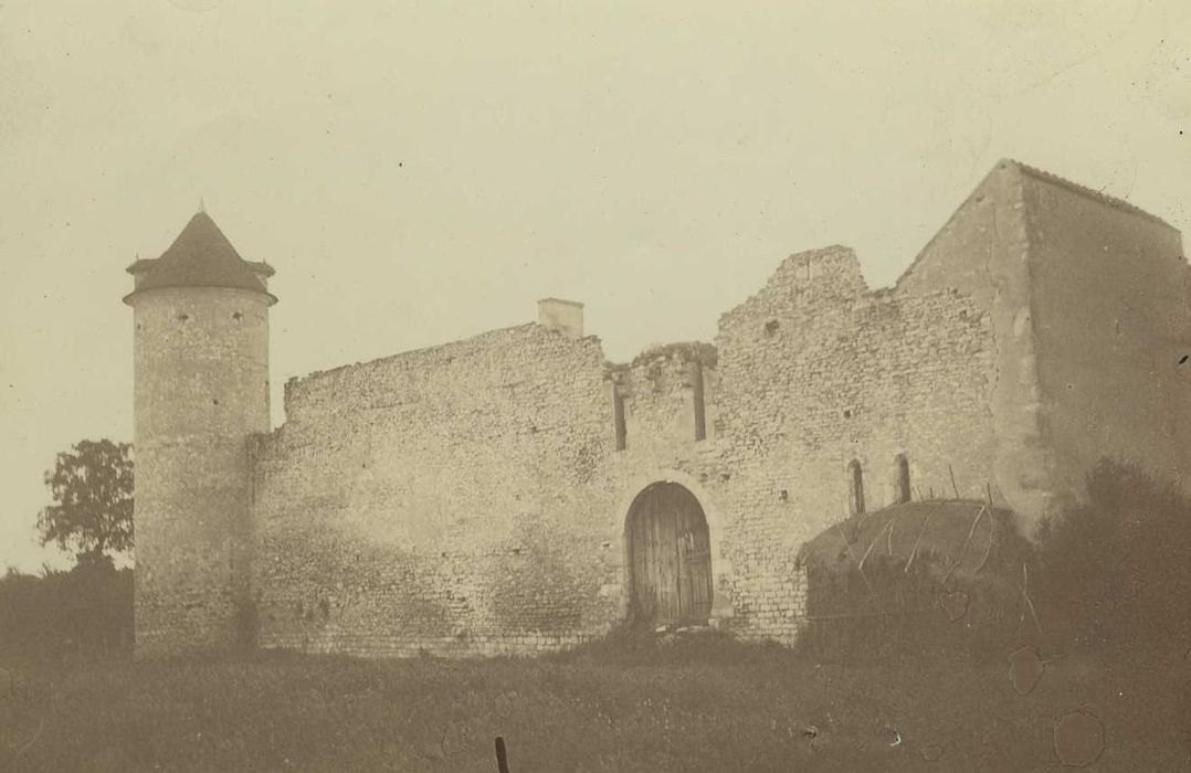 Ancien château d'Aigues-Mortes : Ensemble sud, vue générale