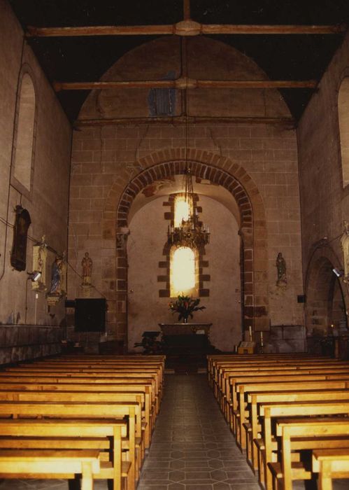 Eglise Saint-Cyr : Nef, vue générale