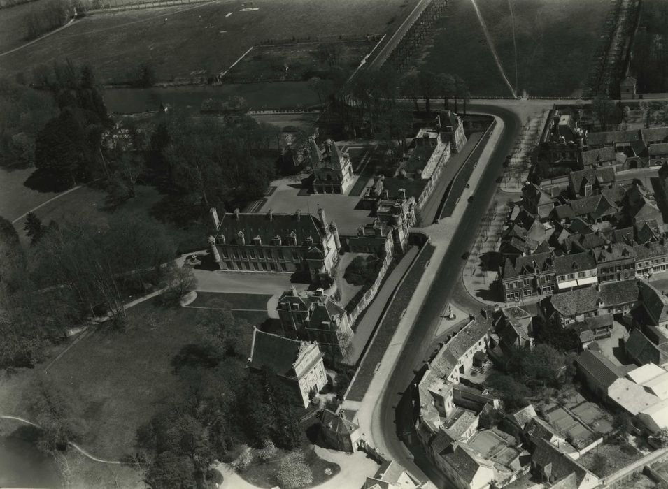 Château d'Anet : Vue aérienne de l’ensemble du domaine