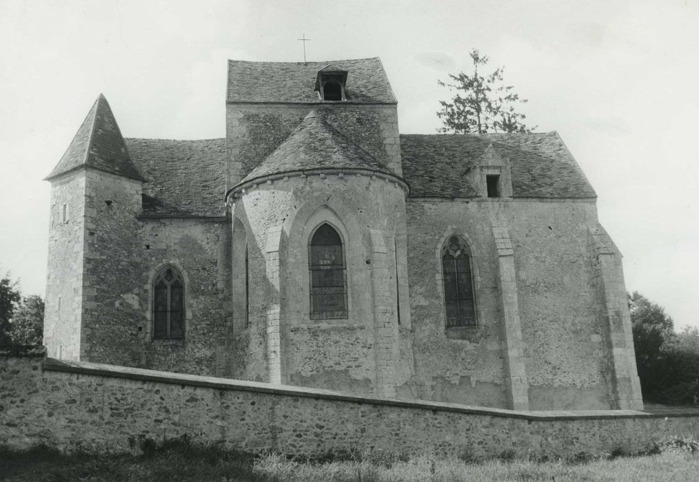 Eglise Saint-Rémy : Chevet, vue générale