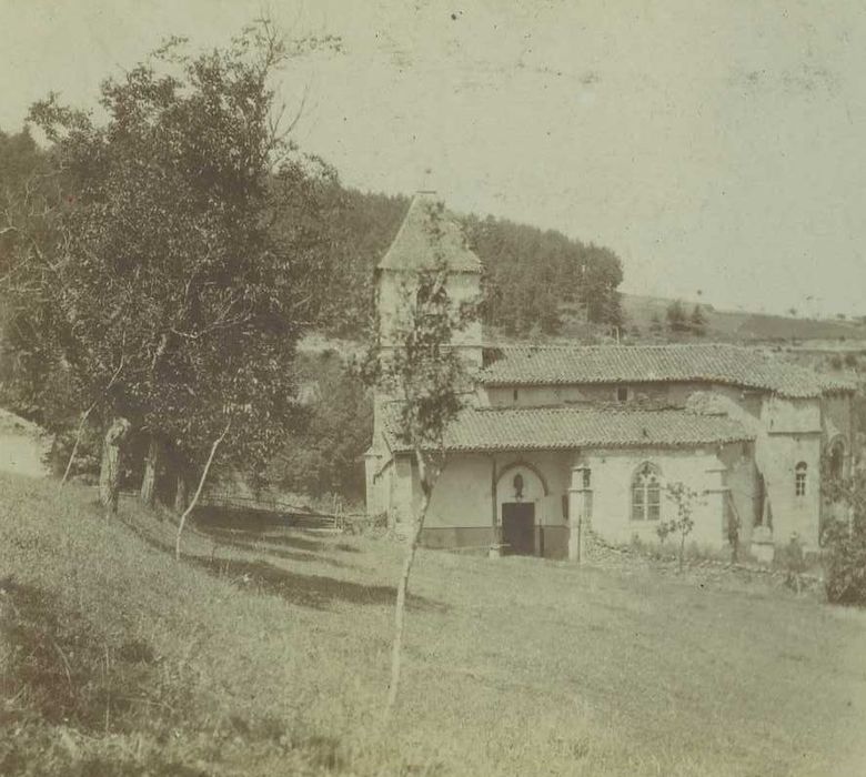 Eglise Saint-Sauveur : Façade latérale sud, vue générale