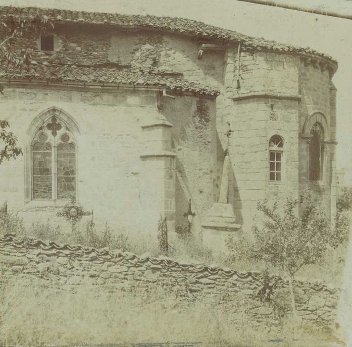 Eglise Saint-Sauveur : Façade latérale sud, vue partielle