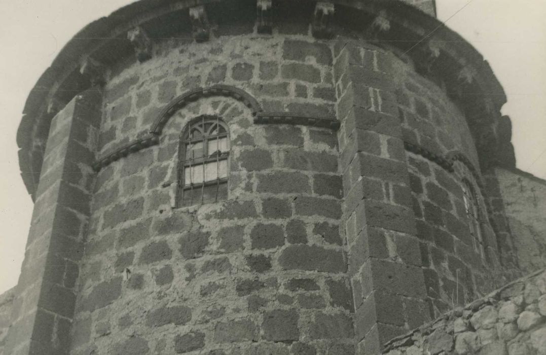 Eglise Saint-Victor : Chevet, vue générale