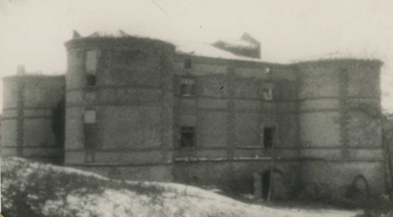 Château de la Chaux-Montgros : Ensemble nord, vue générale
