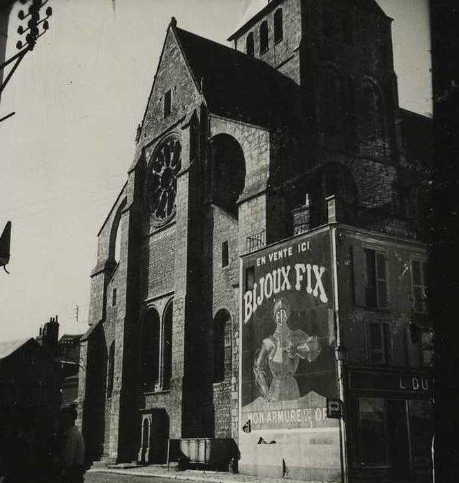 Eglise Notre-Dame : Façade sud-ouest, vue partielle