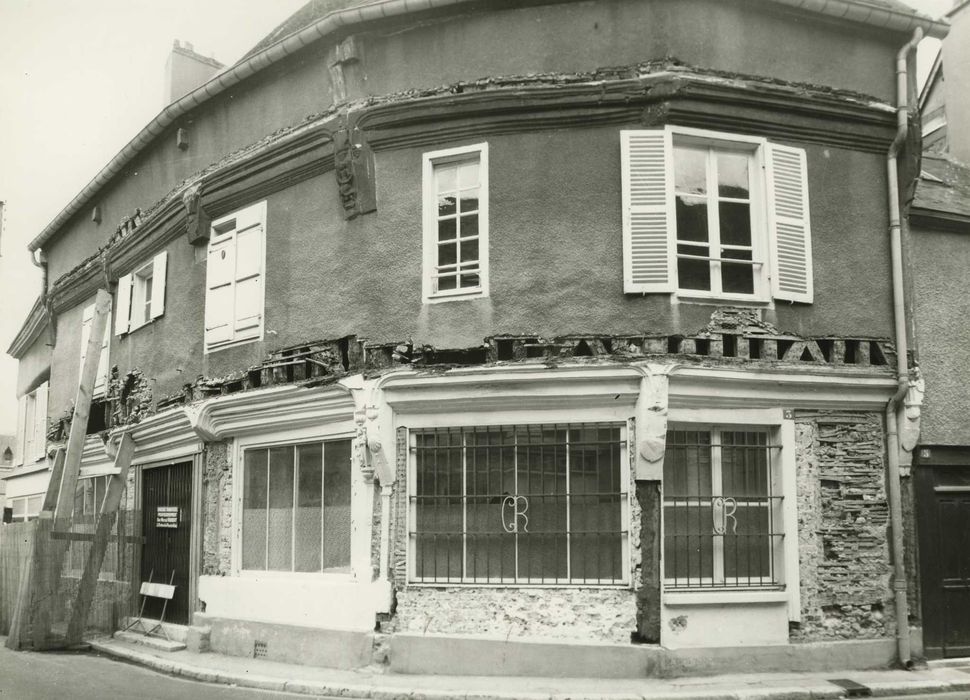 Maison : Façade sur rue, vue générale