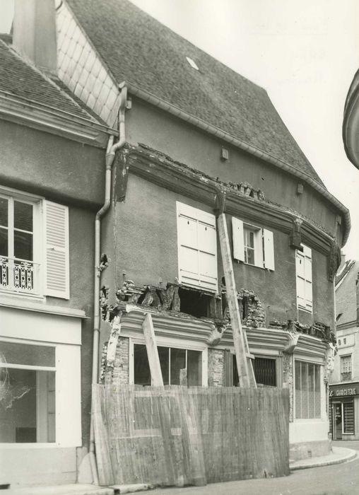 Maison : Façade sur rue, vue générale