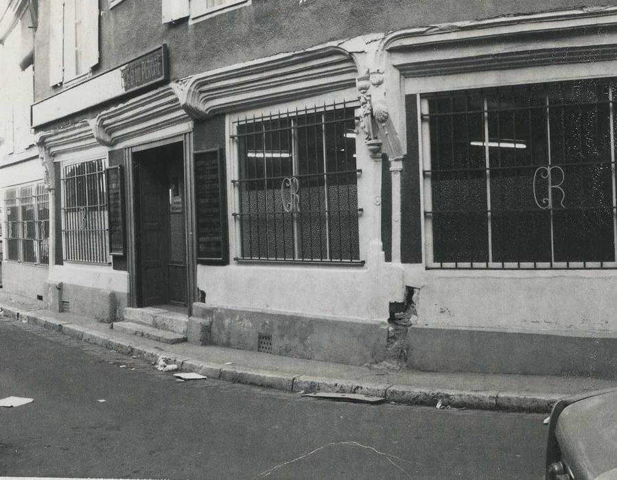 Maison : Façade sur rue, rez-de-chaussée, vue générale