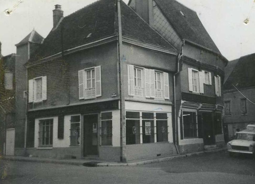 Maison : Façades sur rue, vue générale