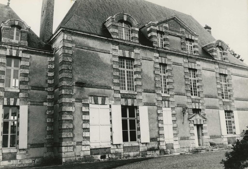 Château de Vauventriers : Façade sud, vue partielle