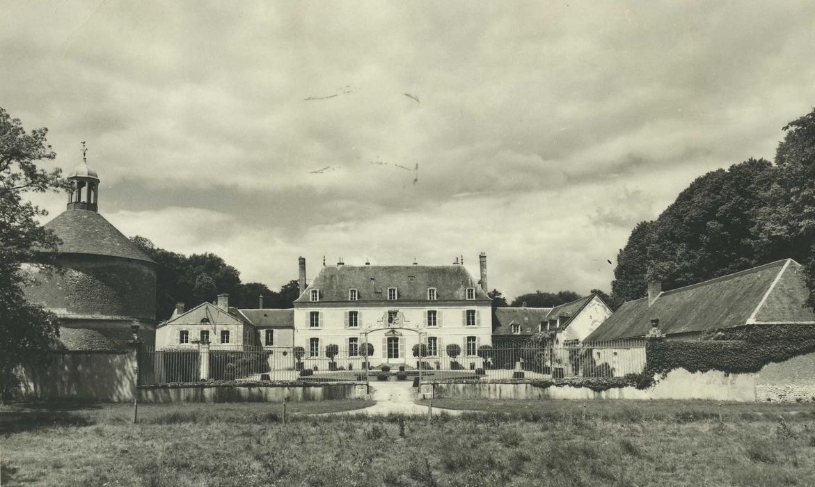 Château de Touchebredier : Ensemble est, vue générale