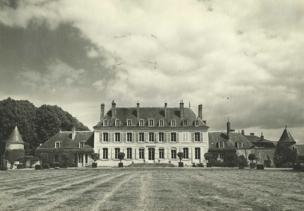 Château de Touchebredier : Ensemble sud, vue générale