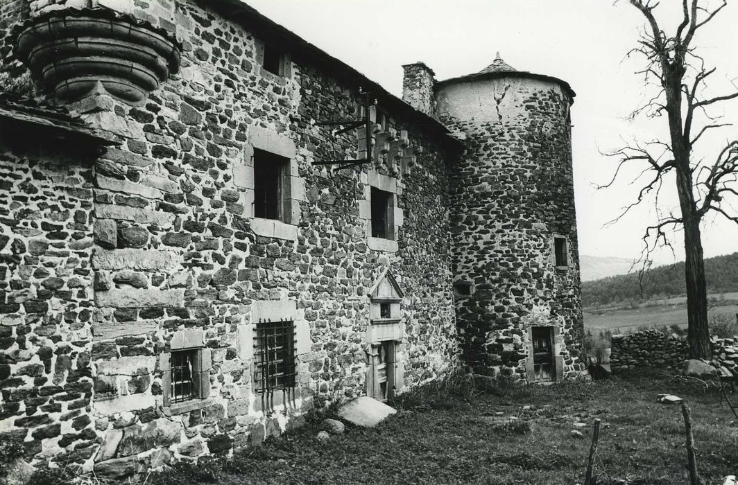 Château de Chabanoles : Façade sud, vue générale