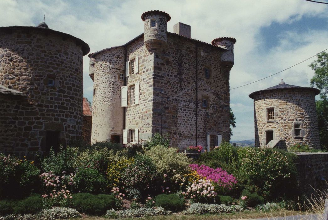 Château de Mercuret : Ensemble sud-est, vue générale