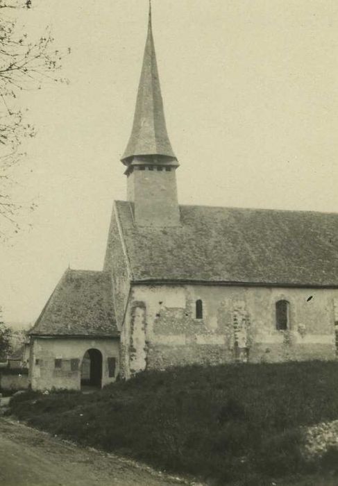 Eglise Saint-Pierre : Façade latérale nord, vue générale