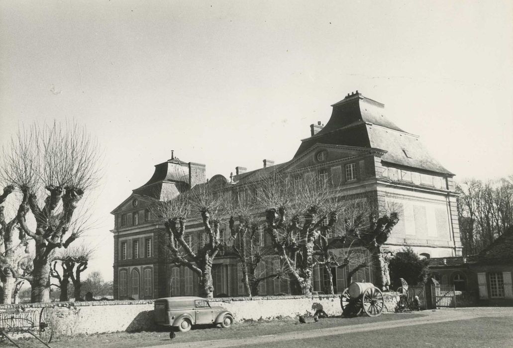 Château de la Hallière : Ensemble nord, vue générale