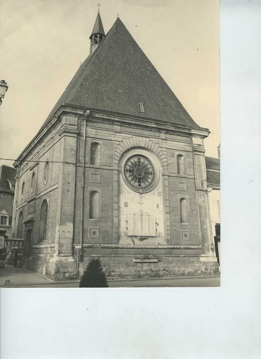 Ancien Hôtel-Dieu de Dreux : Façades sud et est, vue générale