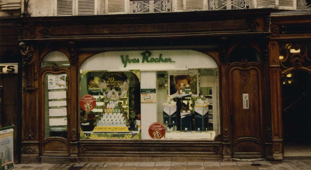 Ancienne librairie Broult-Dividis : Vue générale de la devanture