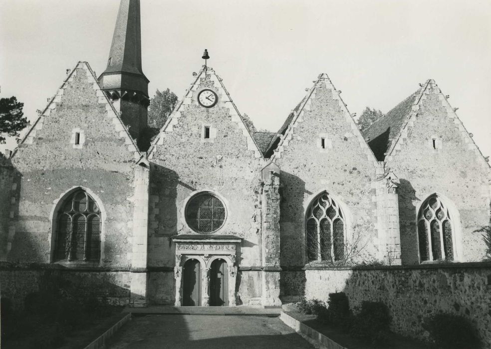 Eglise Notre-Dame : Façade latérale sud, vue générale