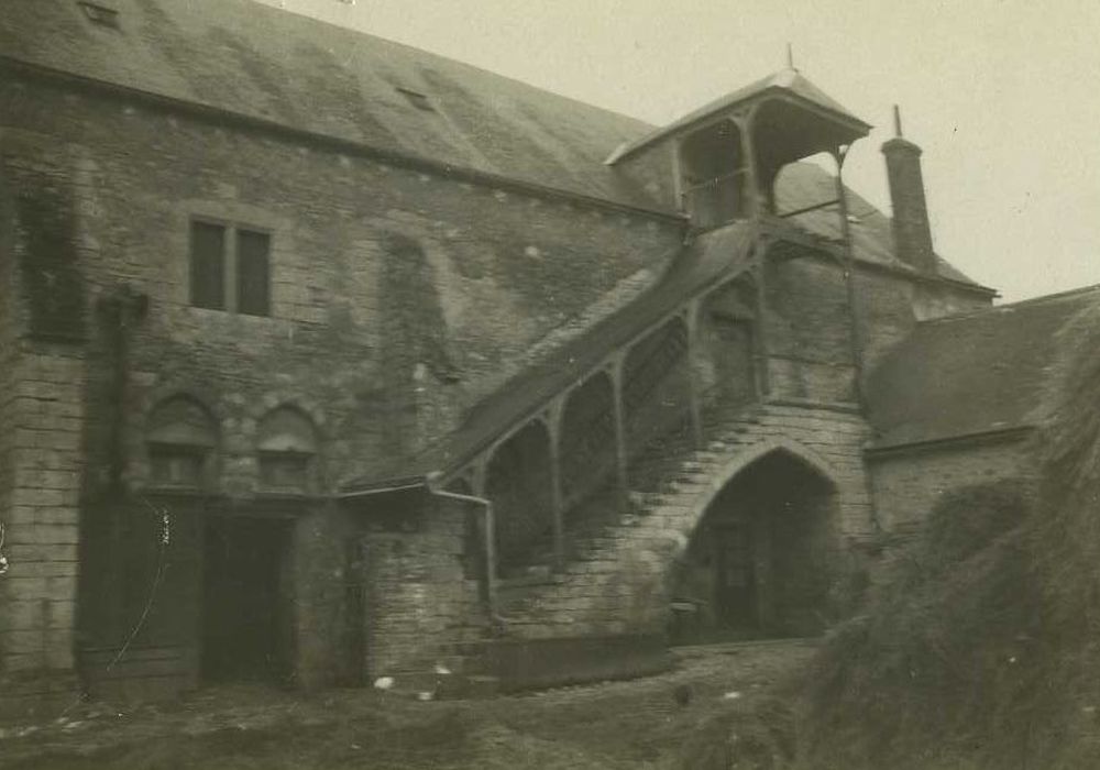 Ferme de la Recette : Cour intérieure, façade sud, vue générale