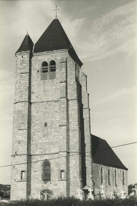 Eglise Saint-Germain : Clocher, élévation ouest, vue générale