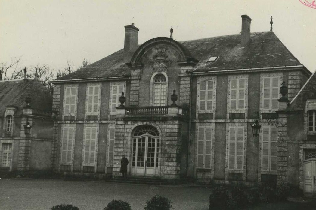 Château : Façade nord-est, vue générale