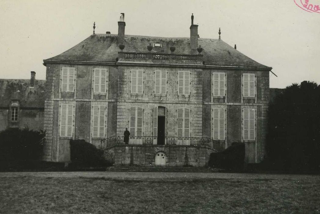 Château : Façade sud-ouest, vue générale