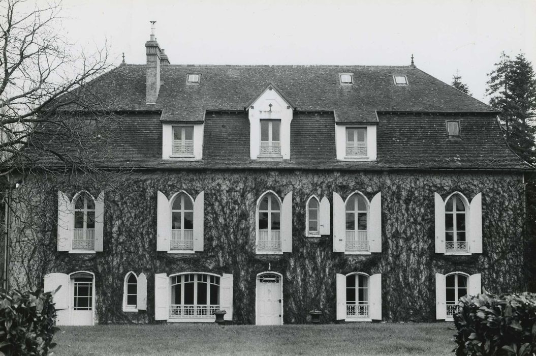 Manoir de Mirougrain : Façade ouest, vue générale