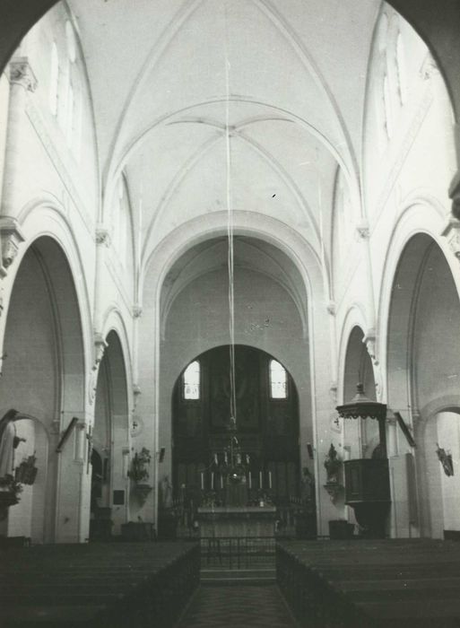 Eglise Saint-Lucain : nef, vue générale