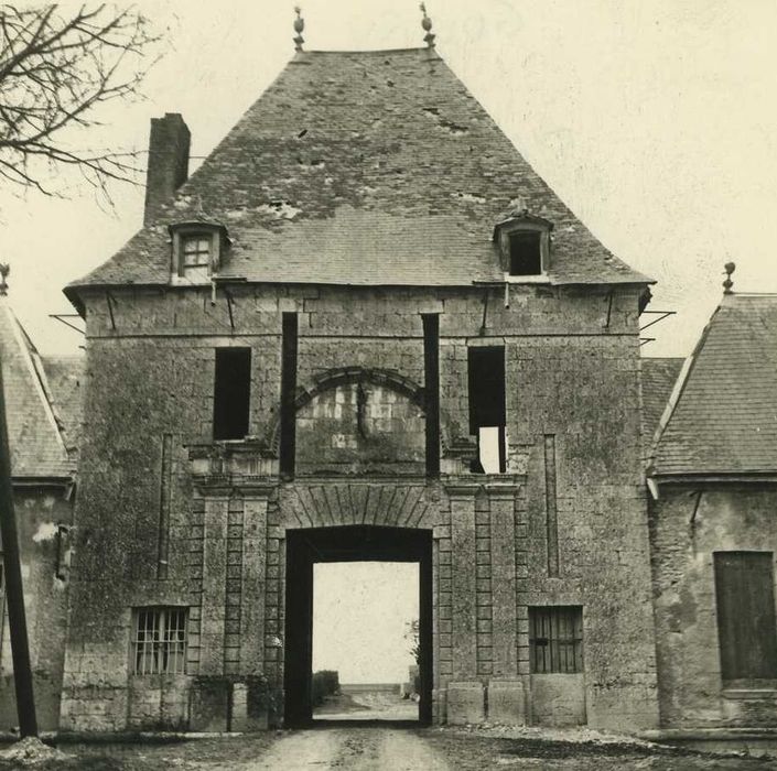 Château de Goury : Porterie, élévation nord, vue générale