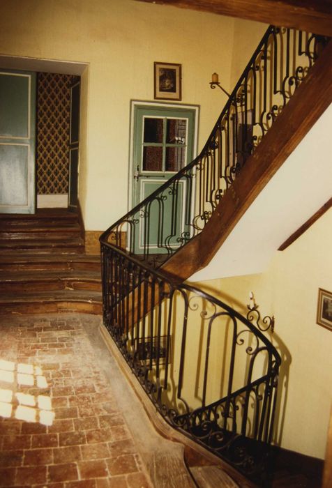 Château de Villebeton : Escalier, vue partielle