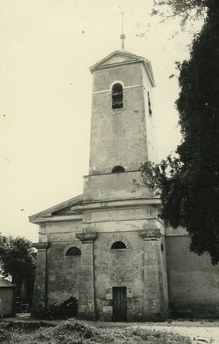 Eglise Saint-Etienne : Façade ouest, vue partielle