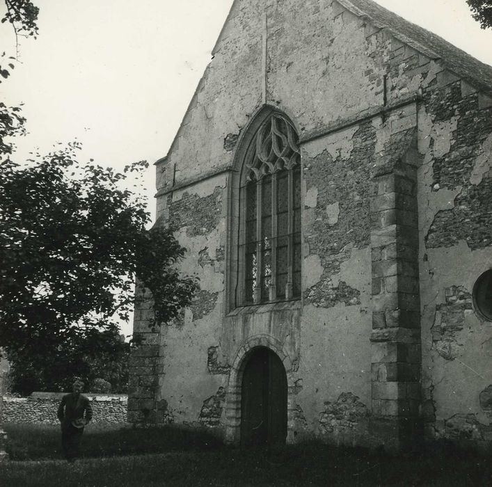 Eglise Saint-Nicolas : Façade occidentale, vue partielle