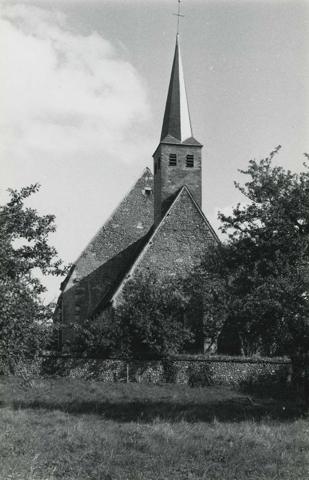 Eglise Saint-Pierre : Façade occidentale, vue générale