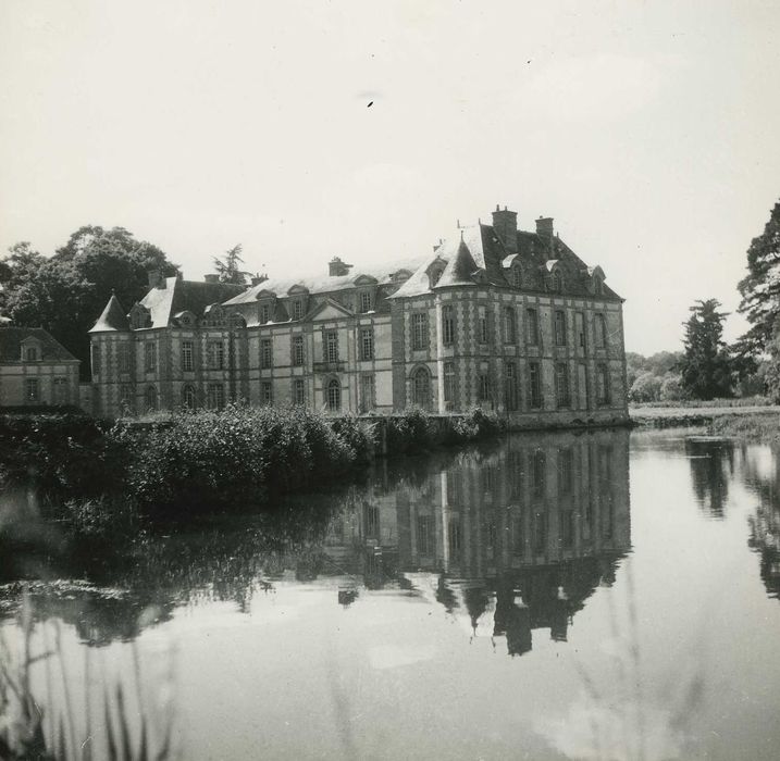 Château : Ensemble sud-est, vue générale