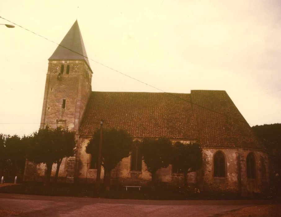 Eglise Saint-Pierre : Ensemble sud, vue générale