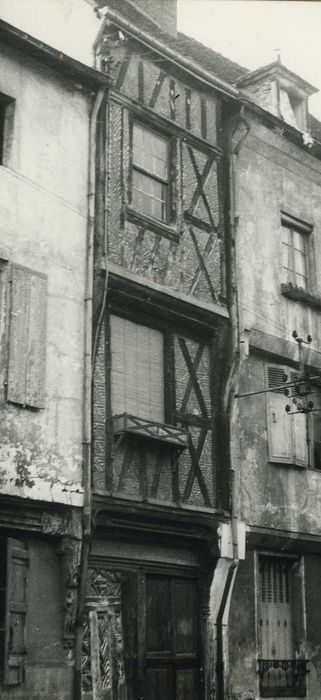 Maison à pans de bois : Façade sur rue, vue générale