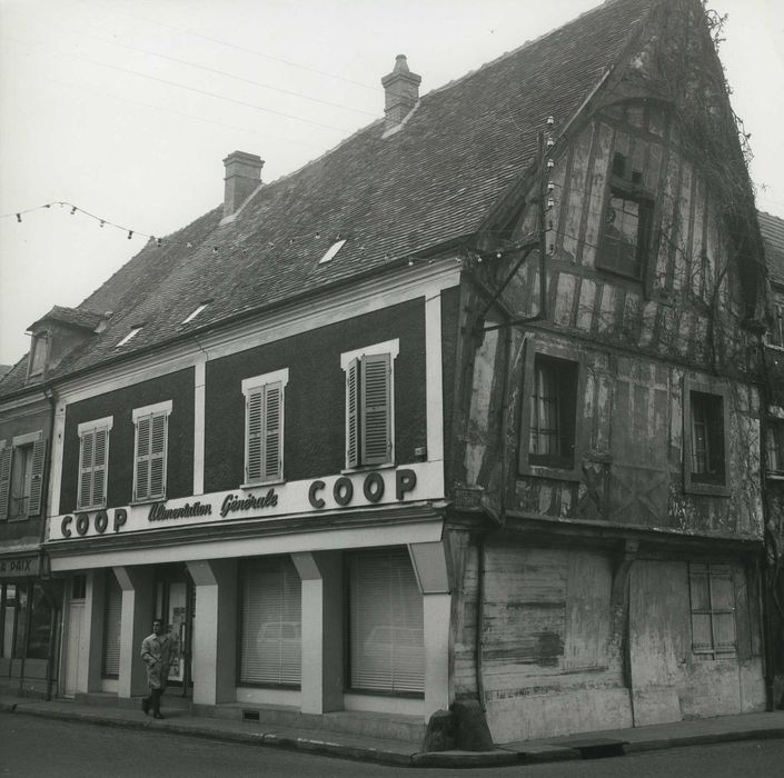 Maison à pans de bois : Façades sur rues, vue générale