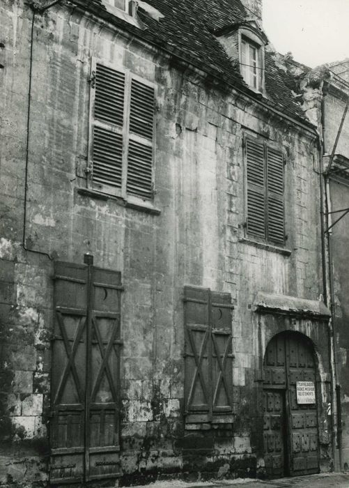 Maison : Façade sur rue, vue générale