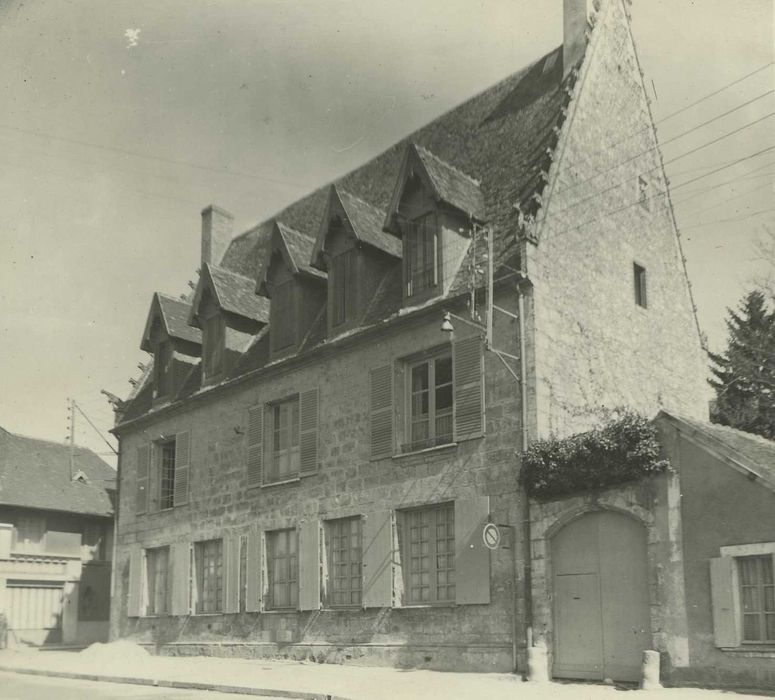 Manoir dit La Grande Maison : Façade sur rue, vue générale