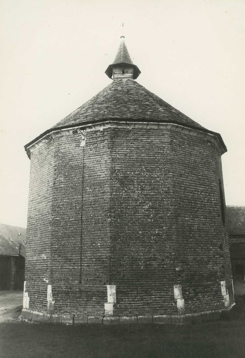 Ferme : Pigeonnier, vue générale