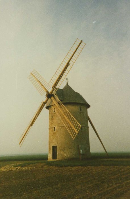 Moulin à vent de Frouville-Pensier : Vue générale