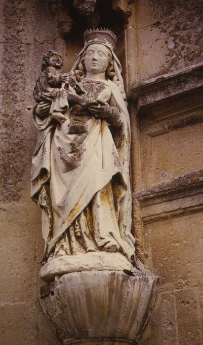 Statue : Vierge à l’Enfant