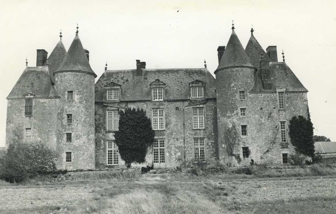 Château de Villepion : Ensemble nord-ouest, vue générale