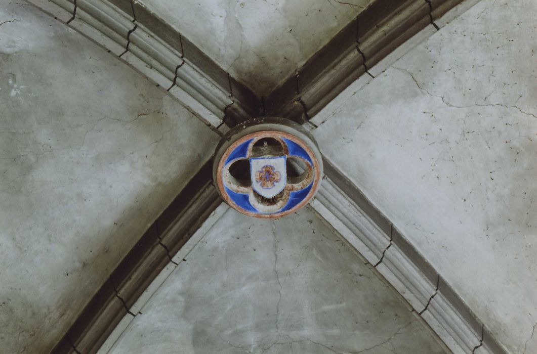 Eglise Saint-Paul : Voûte du choeur, détail d’une clef de voûte