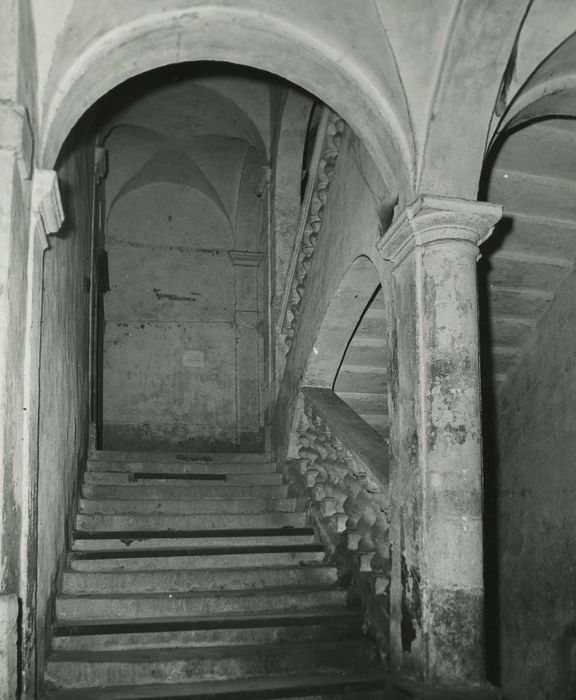 Ancien monastère des Augustines : Escalier d’honneur, vue partielle