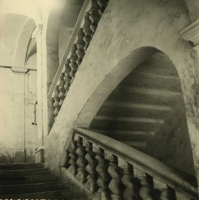 Ancien monastère des Augustines : Escalier d’honneur, vue partielle