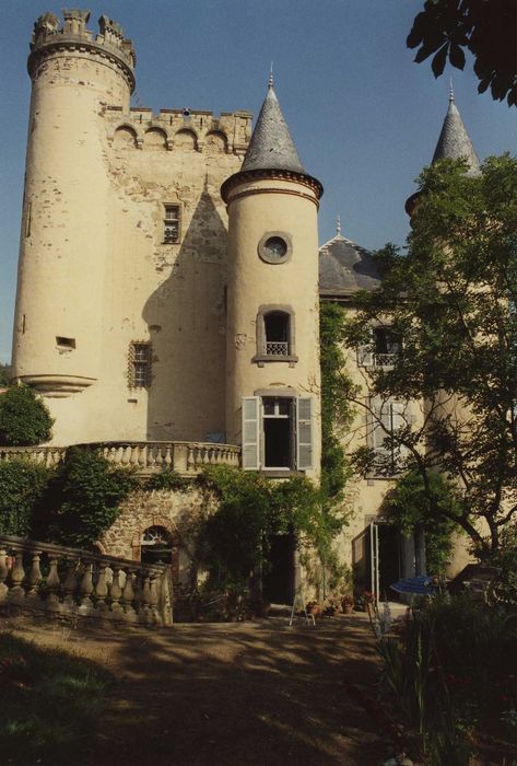 Château de Torsiac : Ensemble sud, vue générale