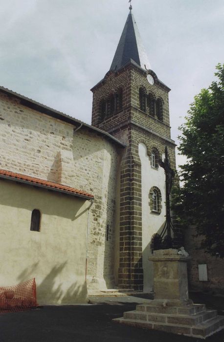 Eglise Saint-Victor : Clocher, élévation sud, vue générale