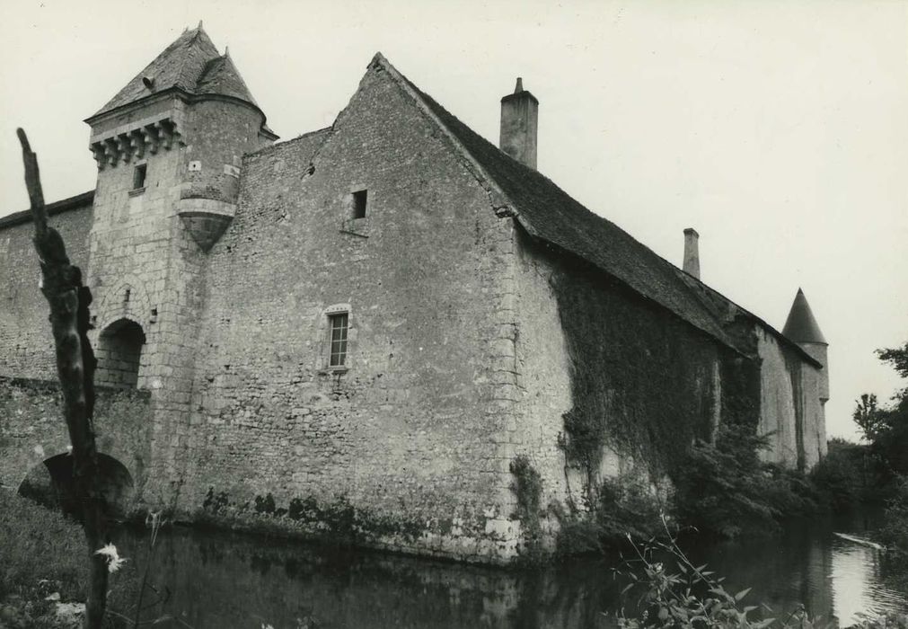 Château d'Assay : Ensemble nord-est, vue générale